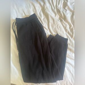 Lululemon High Rise Relaxed Scuba Jogger- Black